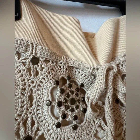 Soul Revival Crochet Size Large Pull On Tan Mini Skirt - Picture 2 of 7